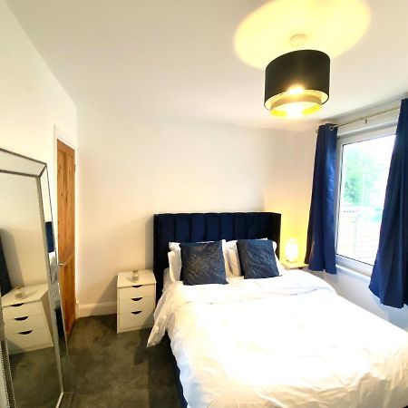 Medway Getaway - 3 Bed Home With Luxury Bathroom Чатем Екстер'єр фото