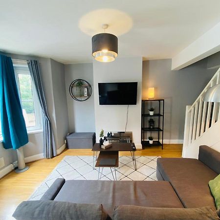 Medway Getaway - 3 Bed Home With Luxury Bathroom Чатем Екстер'єр фото