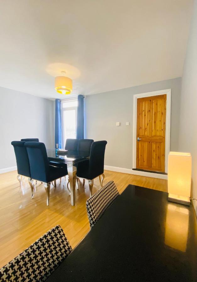 Medway Getaway - 3 Bed Home With Luxury Bathroom Чатем Екстер'єр фото