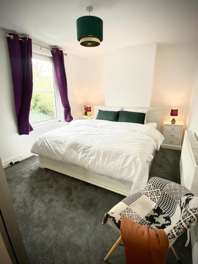 Medway Getaway - 3 Bed Home With Luxury Bathroom Чатем Екстер'єр фото