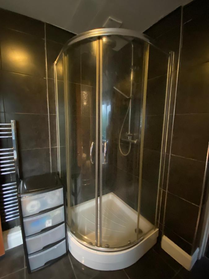 Medway Getaway - 3 Bed Home With Luxury Bathroom Чатем Екстер'єр фото