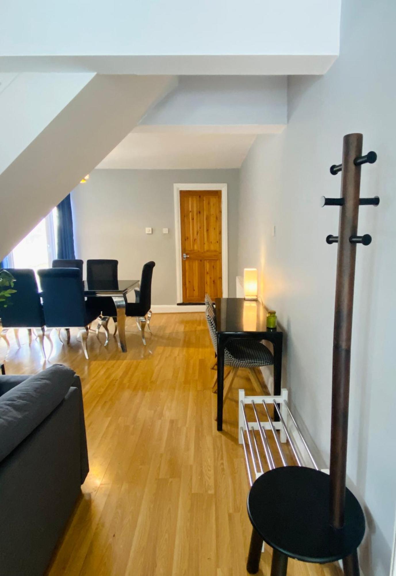 Medway Getaway - 3 Bed Home With Luxury Bathroom Чатем Екстер'єр фото